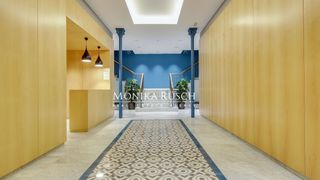 Pis a G�tic. Apartamento en venta en pla�a duc de medinaceli con piscina comu