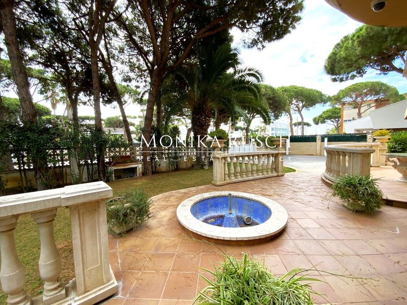 Foto 15bf28e8-a680-447e-b543-a355daeb4f71. Casa amb calefacció aparcament piscina a La Pineda Castelldefels
