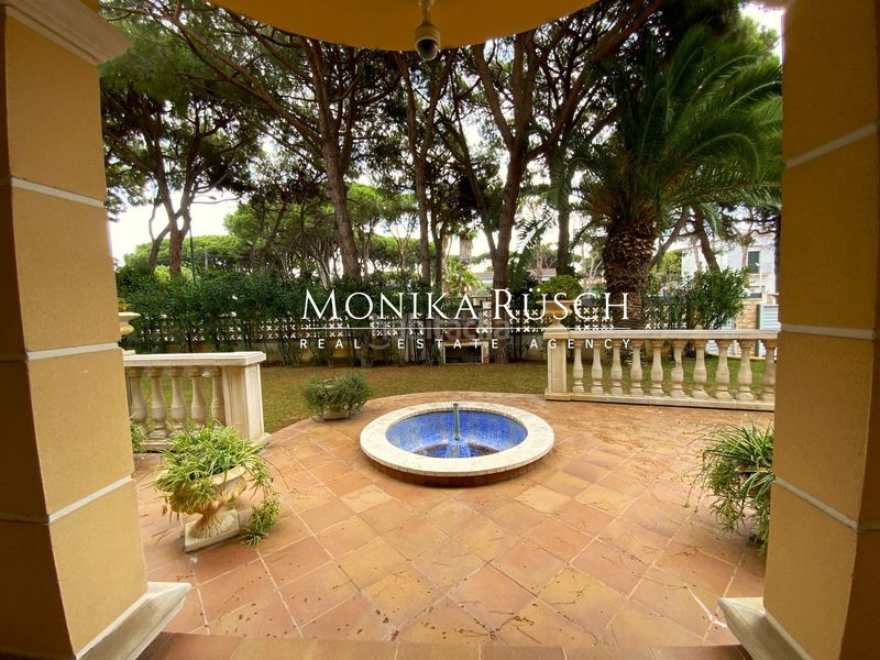 Foto a2d48d68-6358-4afe-ab4d-bff7d088e8f4. Casa amb calefacció aparcament piscina a La Pineda Castelldefels