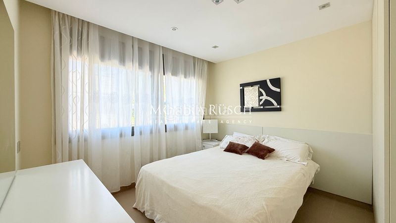Foto 72f525d2-7b26-4b68-8e55-92b93943e26a. Xalet amb calefacció piscina a les botigues de Sitges Sitges