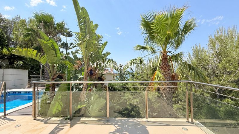 Foto 8f2da22a-2699-484b-a4fe-174fadcf07a6. Xalet amb calefacció piscina a les botigues de Sitges Sitges