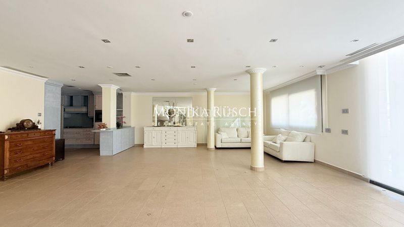 Foto c8c21ac3-d613-48e7-9c54-51506fee396d. Xalet amb calefacció piscina a les botigues de Sitges Sitges