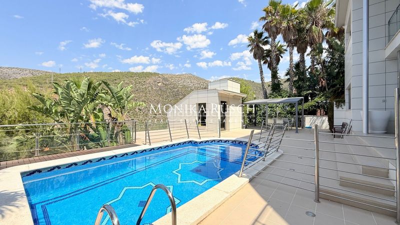 Foto fed21161-4f26-4013-b8c5-cc7b725ee47f. Xalet amb calefacció piscina a les botigues de Sitges Sitges