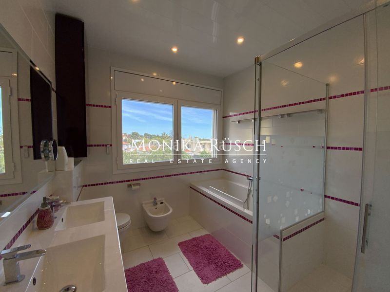Foto 74a1ae6b-be4e-423d-9f97-6e17eb34bb45. Casa a Montmar Castelldefels