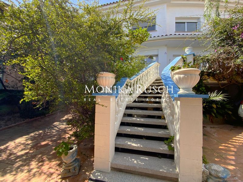 Foto aa618c0c-6a1e-483f-b950-ec38375a39d3. Casa a Montmar Castelldefels