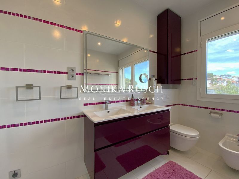 Foto d9c7d7b3-078f-4f5a-bedd-33b72791bd7f. Casa a Montmar Castelldefels
