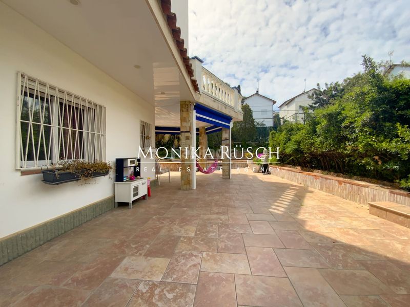 Foto f1337b97-87c7-4b6a-97a4-e2d7cacee210. Casa a Montmar Castelldefels
