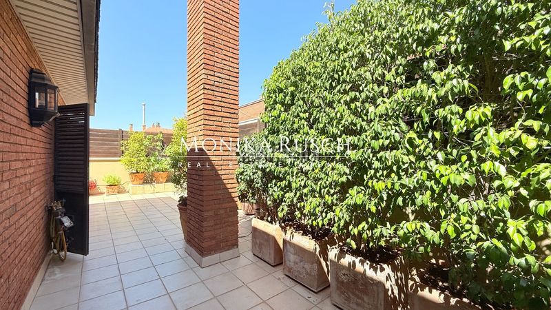 Foto 0ff33cc7-5089-44b7-a573-e669a17d2873. Ático  dúplex en venta con terraza en Tres Torres en Barcelona