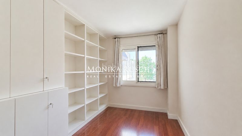 Foto 25d4face-d1e3-40f6-9039-7576d558054c. Ático  dúplex en venta con terraza en Tres Torres en Barcelona