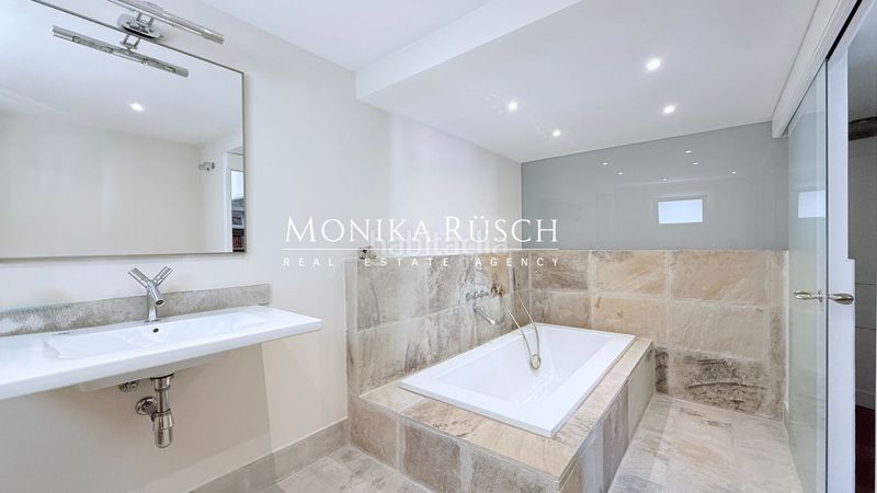 Foto 466e1231-dc25-4998-8565-5ec6b8df6544. Ático  dúplex en venta con terraza en Tres Torres en Barcelona