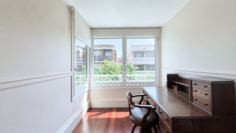 Foto 5b1bc1f6-84c5-4355-b899-2c97602c266d. Ático  dúplex en venta con terraza en Tres Torres en Barcelona