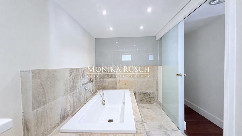 Foto a4feca13-6d6a-45a8-b1e6-2ef971659eb1. Ático  dúplex en venta con terraza en Tres Torres en Barcelona