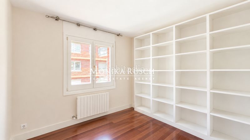 Foto dd461793-3b78-41aa-a271-5c45b289a5ca. Ático  dúplex en venta con terraza en Tres Torres en Barcelona