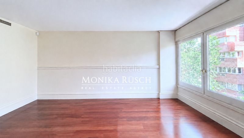 Foto e55cc43b-b474-4fea-8fe4-520cb4b36d82. Ático  dúplex en venta con terraza en Tres Torres en Barcelona