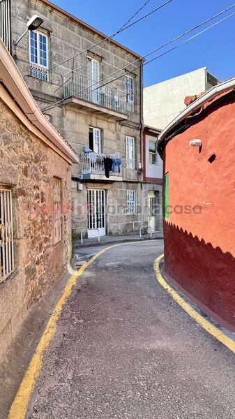 Foto bf6aaad2-2a8b-4cb6-a56a-28eccb80f2b4. Casa amb aparcament a Centro - Areal Vigo