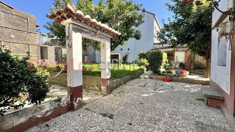 Foto e4805bd1-a926-4dcd-a11f-289b01021032. Casa amb aparcament a Centro - Areal Vigo
