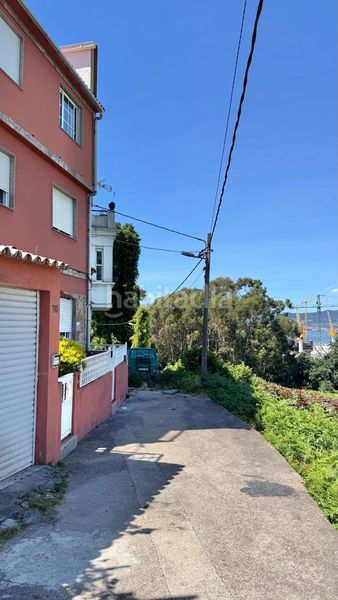 Foto fec2f138-8c73-4cb8-9a21-43f78623991e. Edifici a Coia Vigo