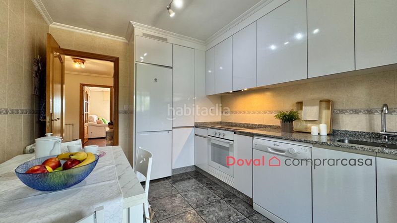 Foto c18ae173-5e80-4382-80fb-1e8d88035497. Àtic amb calefacció aparcament a Tui