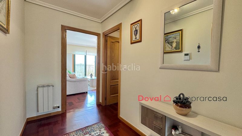 Foto d09ba7e0-8509-463b-b08c-7e6ed7ba3447. Àtic amb calefacció aparcament a Tui