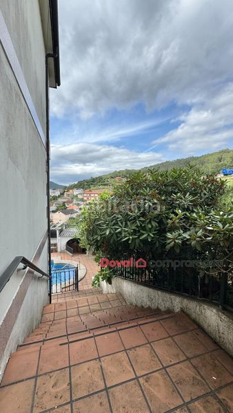 Foto dfbd7791-a85b-48d2-a81d-b75620dcb8ac. Casa amb calefacció aparcament piscina a Redondela