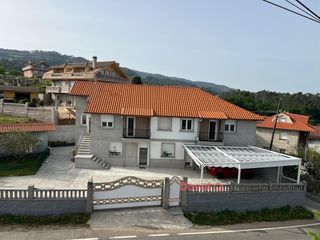 Chalet in Porriño (O). Ocasión única casa chalet granito con pérgola ultima generación