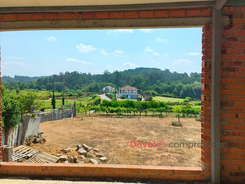 Foto a436724f-ea7f-43f2-b8c7-0ae4e42714b2. Casa amb aparcament a Salceda de Caselas