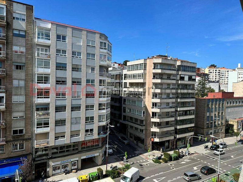 Foto 51a81d41-cc9a-4dc4-89ae-b3b17aac9038. Lloguer pis amb calefacció a Plaza España - Corte Inglés Vigo
