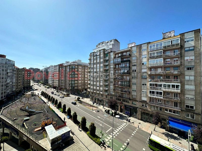 Foto dcd0d905-4ca2-4996-8cd1-6e8cc22550c7. Lloguer pis amb calefacció a Plaza España - Corte Inglés Vigo