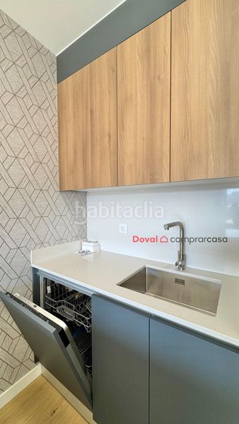 Foto 1005d0e7-9520-4025-9b94-474d7cd4e73a. Pis amb calefacció a Lavadores Vigo