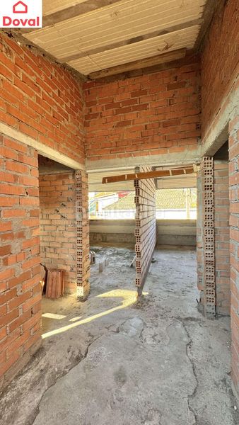 Foto 2167a70a-a20e-4e75-923c-669d78a462c3. Casa amb aparcament a Alcabre Vigo