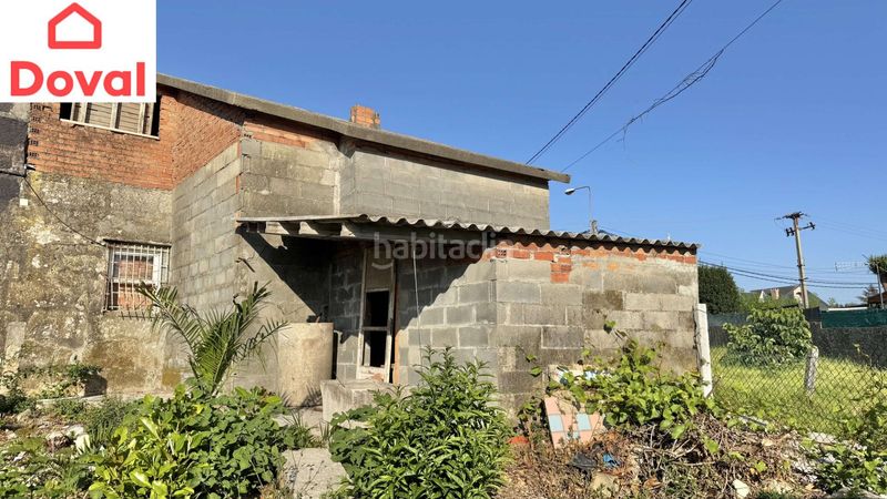 Foto 21933ddd-ec83-480e-b5ea-4003cb8b6d28. Casa amb aparcament a Alcabre Vigo