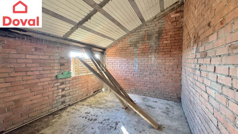 Foto d02d4cb8-aeb0-45ea-933d-0feea3dde09f. Casa amb aparcament a Alcabre Vigo