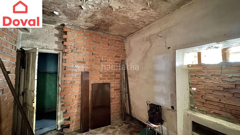 Foto d15ac0e5-ec1d-4076-aeba-42ec4abb4ace. Casa amb aparcament a Alcabre Vigo
