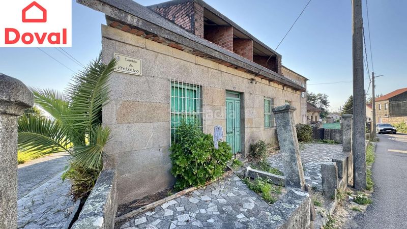 Foto ff257b3a-7e23-46f9-8f3b-c35e19cc8769. Casa amb aparcament a Alcabre Vigo