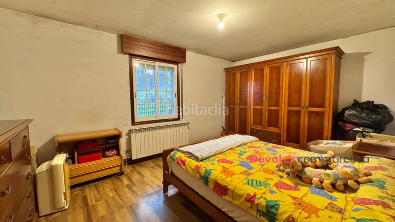 Foto 6c5fb35f-6d3b-4c7f-9a46-f5e161a0bfe1. Casa amb calefacció aparcament a Teis Vigo