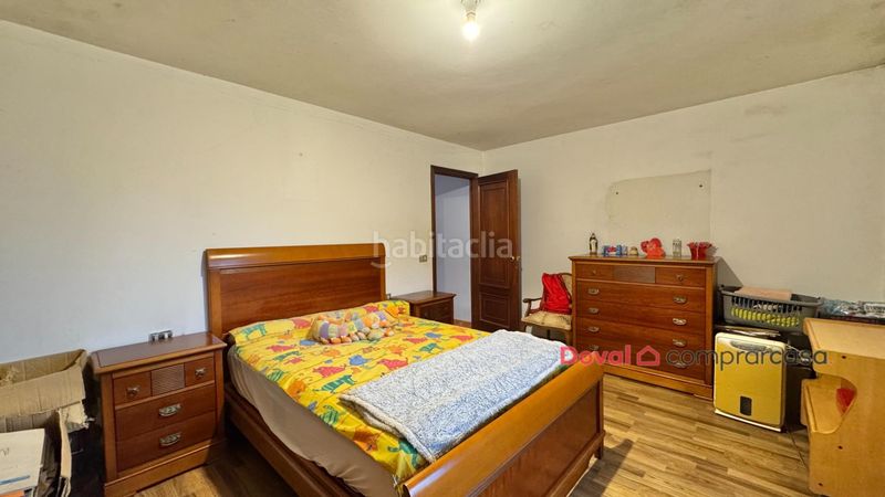 Foto c58395f6-d2bc-4a87-9cfa-449bca9fa245. Casa amb calefacció aparcament a Teis Vigo