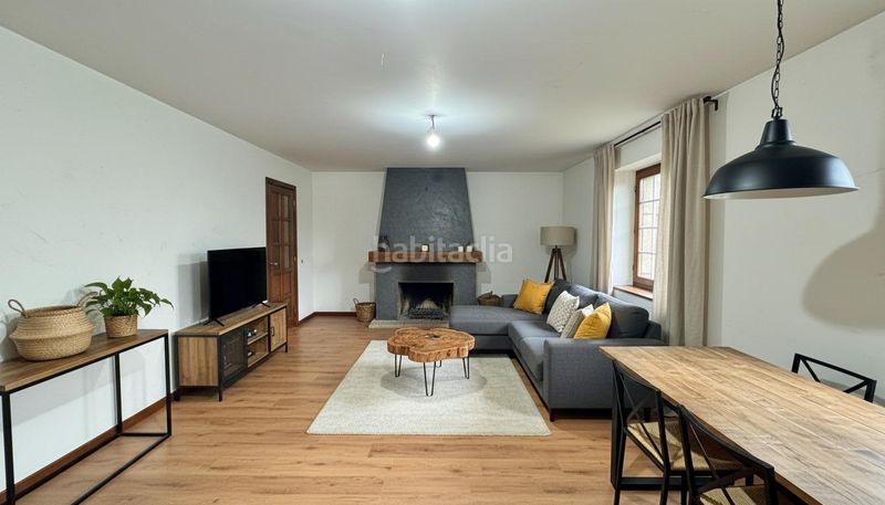 Foto f02f0f71-99d9-4725-a508-2fb571368d61. Casa amb calefacció aparcament a Teis Vigo