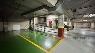 Aparcament cotxe a Avenida de la hispanidad 91. Plaza de garaje para dos coches