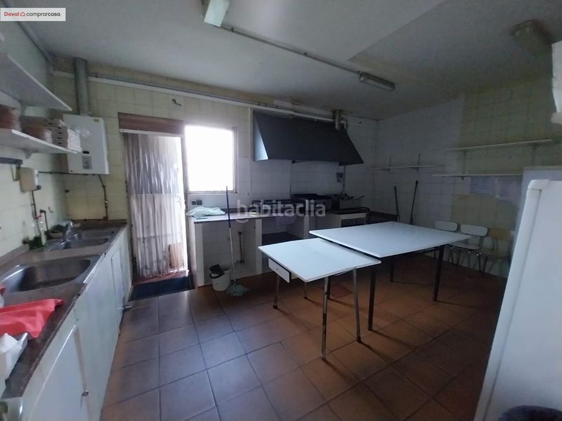 Foto 28c538f7-778c-4324-9bb4-20fe386d60a5. Lloguer local comercial a Tui