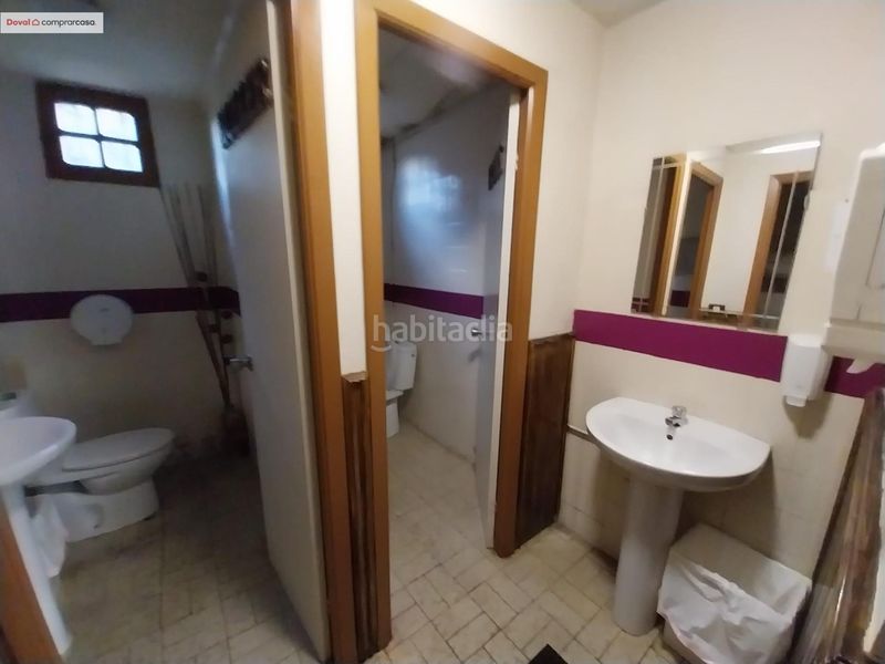Foto afeef26e-f098-4fac-be57-30c719e87e4c. Lloguer local comercial a Tui