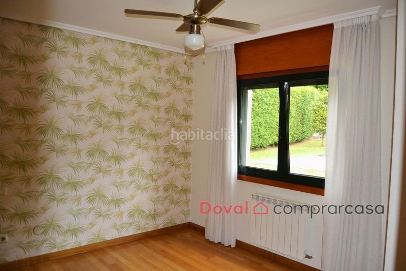 Foto 30d65200-b2a8-41bb-9195-c4e728dc3357. Casa amb aparcament a Tui
