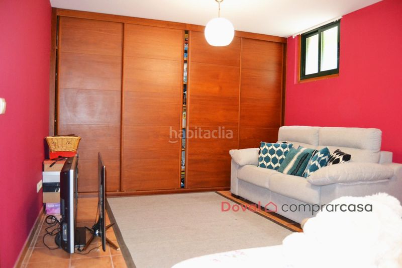 Foto 9b331829-782a-4bfc-bf45-14ad415618f4. Casa amb aparcament a Tui