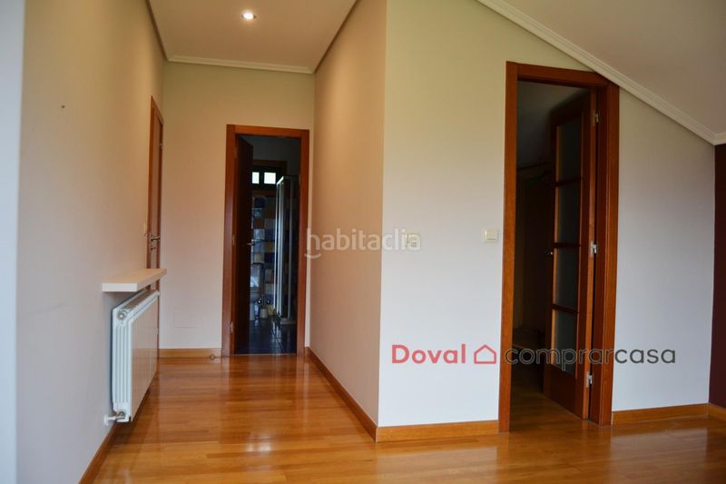 Foto 9e552c6c-1ec7-4e0e-b032-6e162b084f42. Casa amb aparcament a Tui