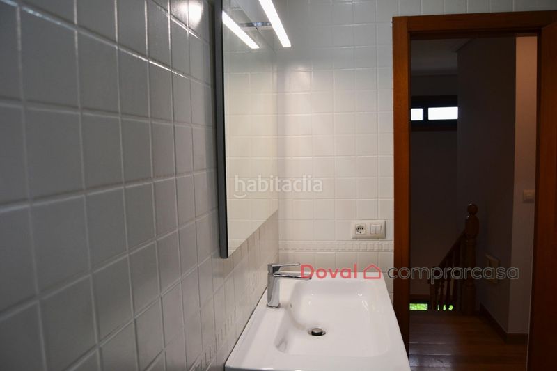 Foto ada93a5c-13e0-4184-aaf3-83d73c663cb4. Casa amb aparcament a Tui