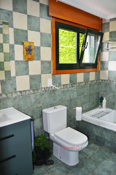 Foto e5883192-ad3d-4822-910f-2477e34ccf6d. Casa amb aparcament a Tui
