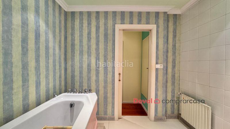 Foto af23d868-e61b-46d2-80a2-972d970e6105. Pis amb calefacció aparcament a Centro - Areal Vigo