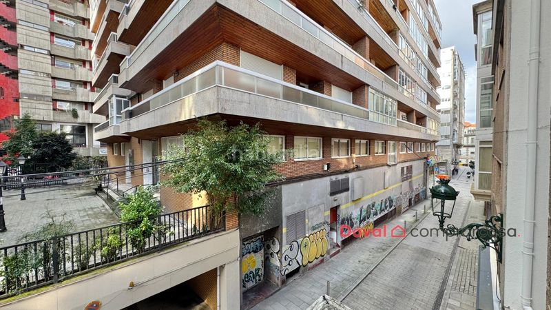 Foto f3a11118-d8ff-46f2-85ae-bd61d51780a1. Pis amb calefacció aparcament a Centro - Areal Vigo