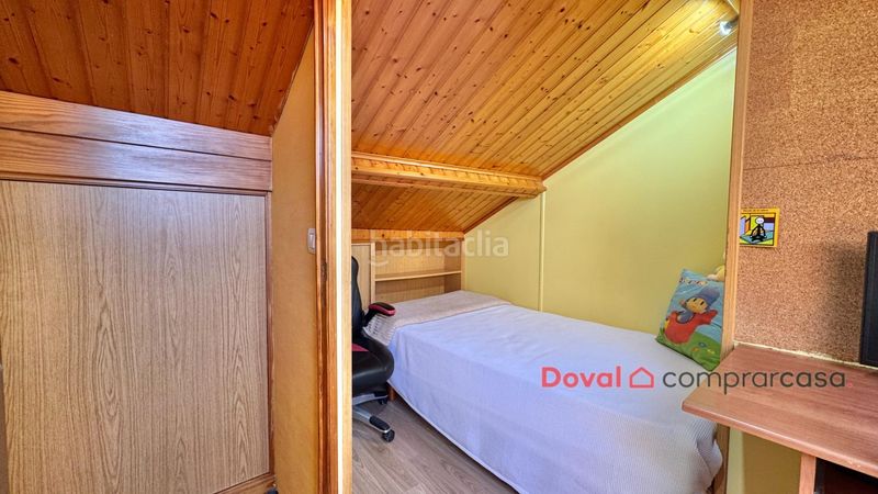 Foto 29b20fff-6b86-41d5-a582-a5f2eeece31f. Casa amb calefacció a Lavadores Vigo