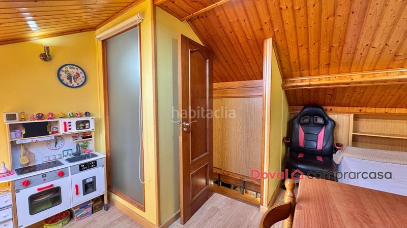 Foto 3141d8d6-744b-4d95-8b63-f61b403da7ea. Casa amb calefacció a Lavadores Vigo