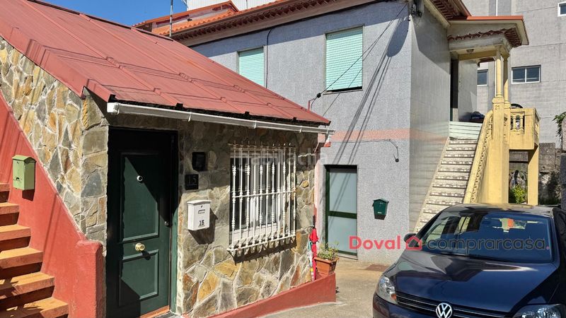 Foto 35eb0750-6eb0-4ba0-89b7-fd560002052b. Casa amb calefacció a Lavadores Vigo